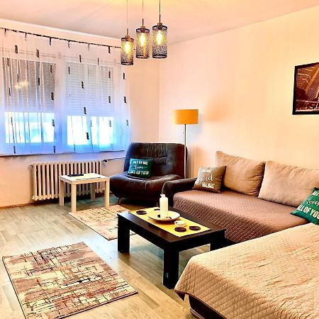 Apartman Danube Novi Sad Buitenkant foto