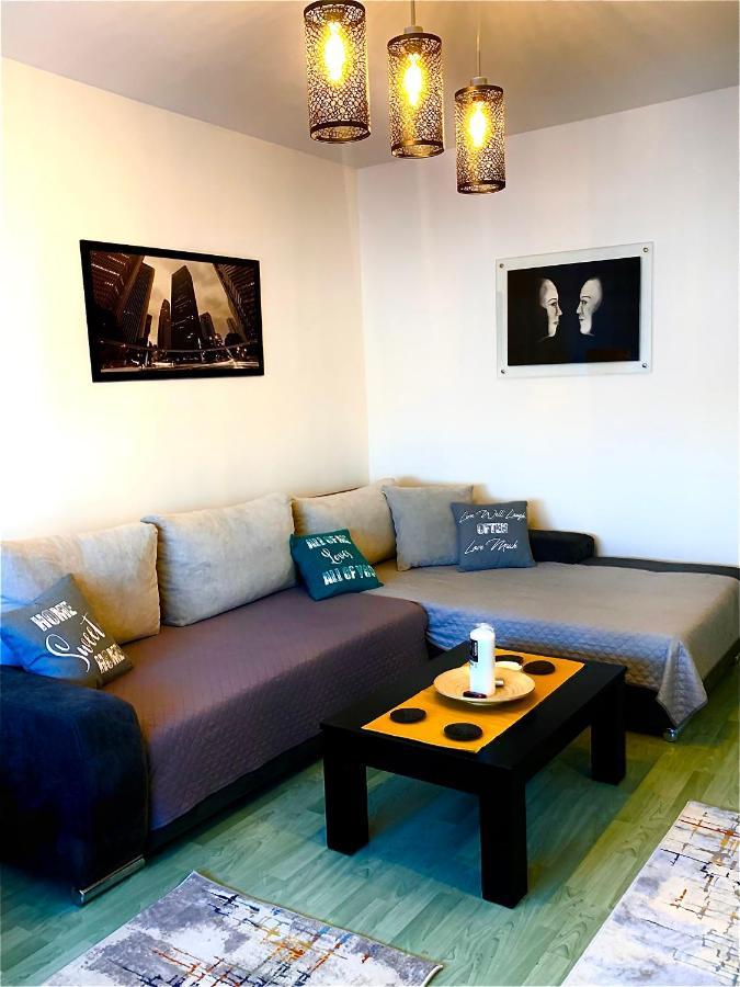 Apartman Danube Novi Sad Buitenkant foto
