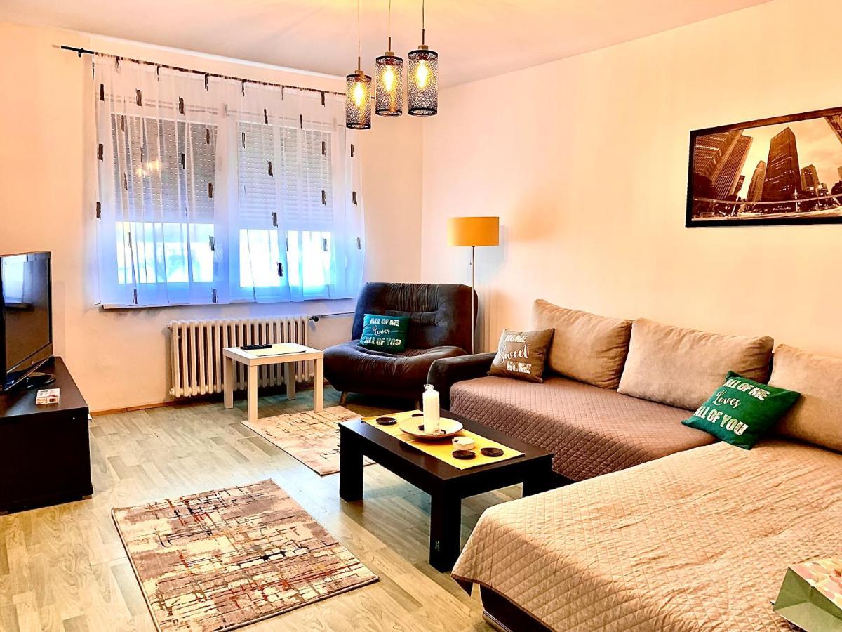 Apartman Danube Novi Sad Buitenkant foto